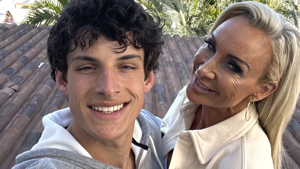 milf with male sugar baby